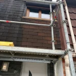 rénovation complète d’une toiture avec tuiles decra galvanisé Pose de demis chevron pose d’une isolation en 45mm pose d’écran sous toiture pose de contre liteaux pose de liteaux puis pose de la tuiles devra galvanisé Fosses 95470 - detail