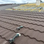 rénovation complète d’une toiture avec tuiles decra galvanisé Pose de demis chevron pose d’une isolation en 45mm pose d’écran sous toiture pose de contre liteaux pose de liteaux puis pose de la tuiles devra galvanisé Fosses 95470 - photo 9
