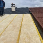 rénovation complète d’une toiture avec tuiles decra galvanisé Pose de demis chevron pose d’une isolation en 45mm pose d’écran sous toiture pose de contre liteaux pose de liteaux puis pose de la tuiles devra galvanisé Fosses 95470 - photo 13