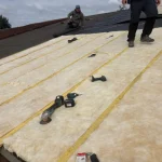 rénovation complète d’une toiture avec tuiles decra galvanisé Pose de demis chevron pose d’une isolation en 45mm pose d’écran sous toiture pose de contre liteaux pose de liteaux puis pose de la tuiles devra galvanisé Fosses 95470 - photo 14
