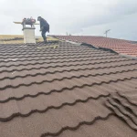 rénovation complète d’une toiture avec tuiles decra galvanisé Pose de demis chevron pose d’une isolation en 45mm pose d’écran sous toiture pose de contre liteaux pose de liteaux puis pose de la tuiles devra galvanisé Fosses 95470 - photo 15